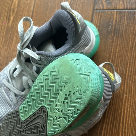 Nike LeBron Witness VII HO 22 Performance Basketball Shoe Men’s Size 8 - Picture 7 of 7